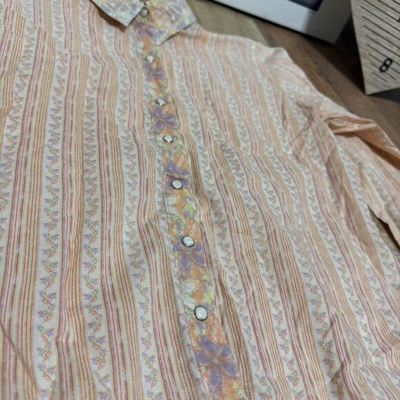 Twenty X tailored fit button up shirt. Size M - Picture 4 of 13